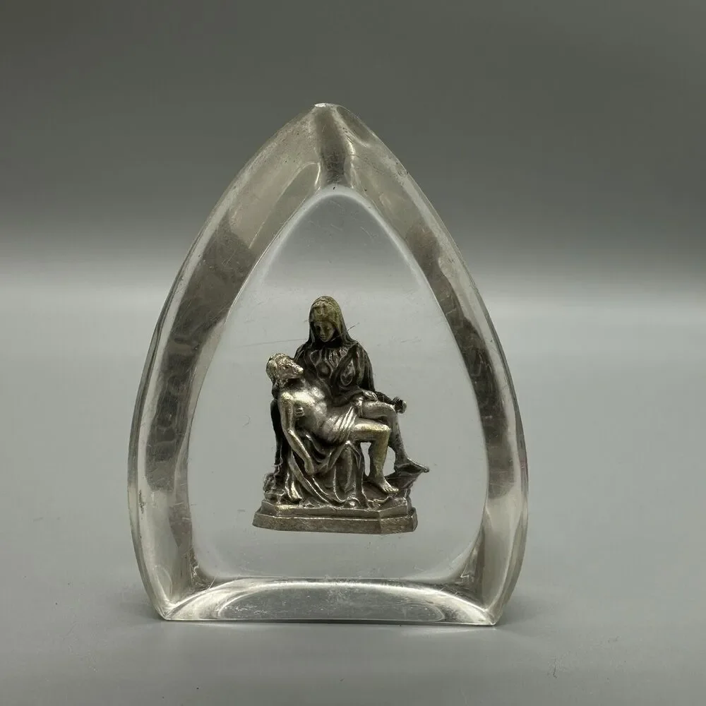 Vintage Pieta By Michelangelo Creed Etched Glass Statue Figurine 2.75x2.25 READ - Picture 1 of 11